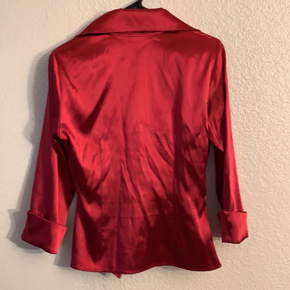 Red blouse - Picture 2 of 4